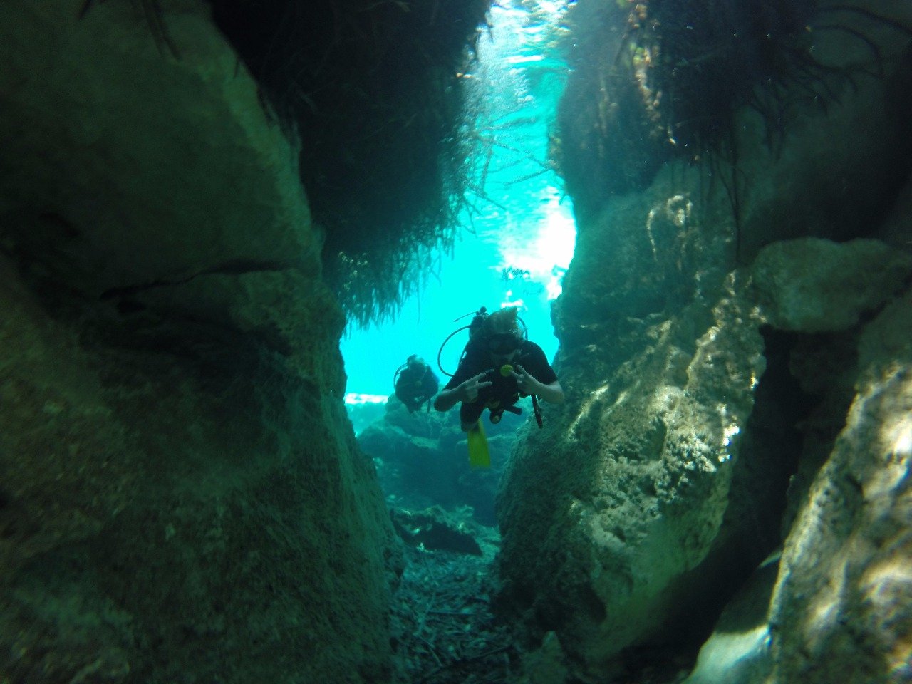   Extreme Control Adventures, offers in Tulum Scuba diving lessons, for beginners to advanced divers, Such as Discover Scuba Diving and PADI Scuba Diver.